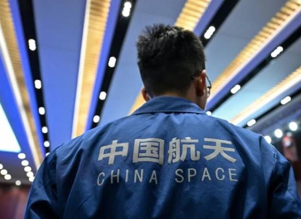 چین جوانترین فضانوردش را به فضا می برد
