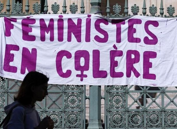 هر ۷ ساعت یک زن در فرانسه کشته می‌شود یا خودکشی می‌کند