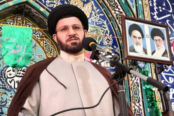 اتحاد ولایت فقیه و امت همه توطئه های دشمنان را خنثی کرده است