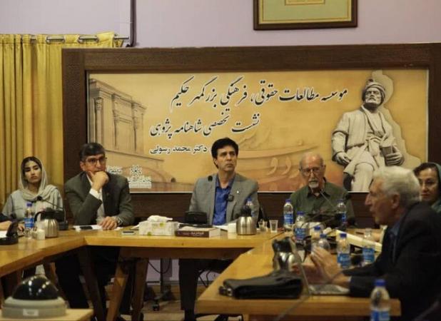 شاهنامه دولت‌ها را در قبال ملت‌ها بدهکار می‌داند
