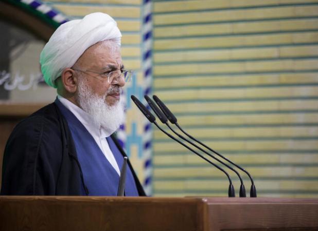 امام جمعه یزد: ضعف مدیریتی و فساد اثر تحریم‌ها را تشدید می‌کند