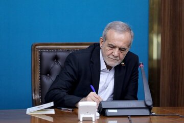 واکنش یک روزنامه به سفر رئیس‌جمهور با تاکسی