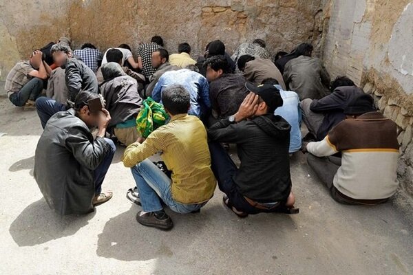 خلیلی:۱۹ معتاد وخرده فروش مواد مخدر در برخوار دستگیر شدند