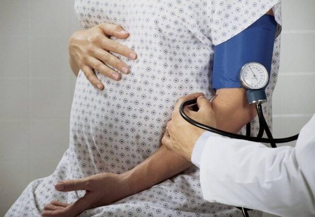 ضرورت تغییر رویکرد قانون جوانی جمعیت به سمت حمایت از هزینه‌های دوران بارداری