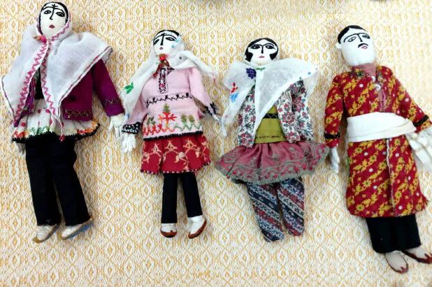 جانِ نخ و دوخت در پیکر «اعلا» و «رعنا»؛ عروسک‌های قجری از صندوق تاریخ بیرون آمدند