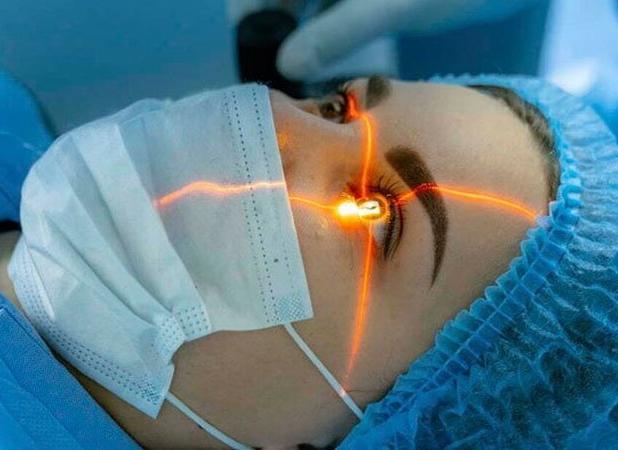 بهترین سن برای جراحی لازک چه زمانی است؟