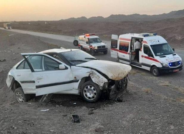 تصادف نیسان و کامیون در محور عباس‌آباد-میامی؛ راننده جوان قطع عضو شد