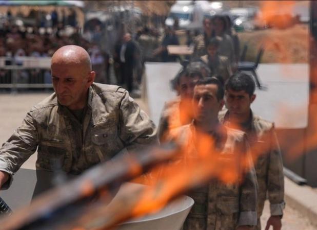 چه شد که پ ک ک سلاح‌ را کنار نهاد؟