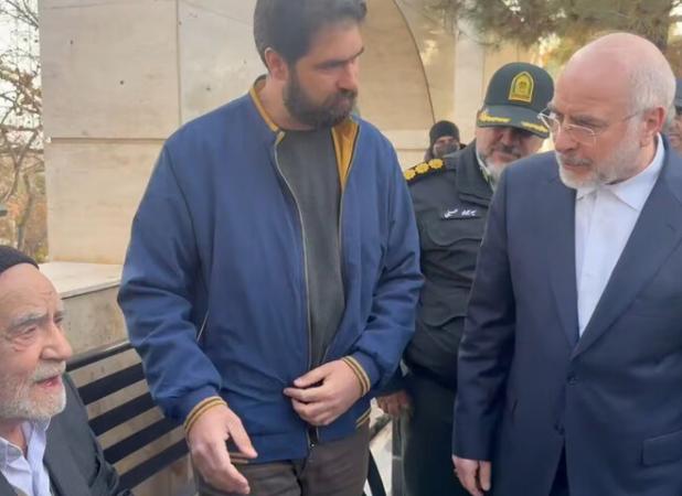 دیدار وزیر ورزش و جوانان با پدر شهید حسن قالیباف