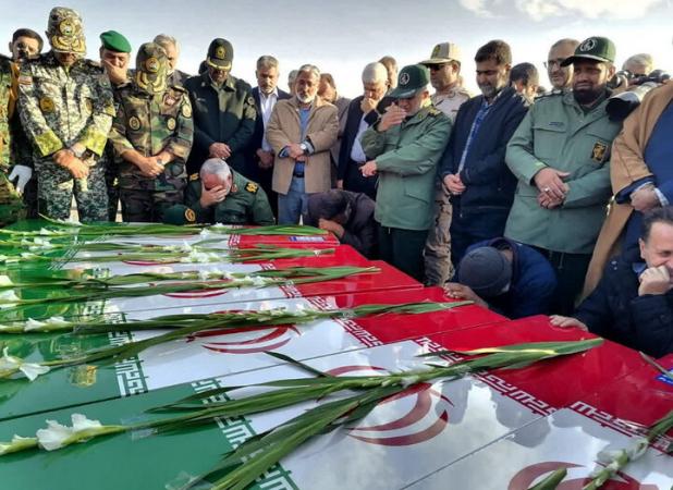 عطر شهادت در بیرجند پیچید؛ ورود ۶ پیکر شهید گمنام به فرودگاه