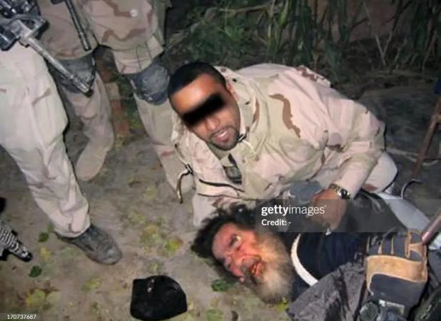 عکس‌های دستگیری صدام حسین ۲۲ سال قبل