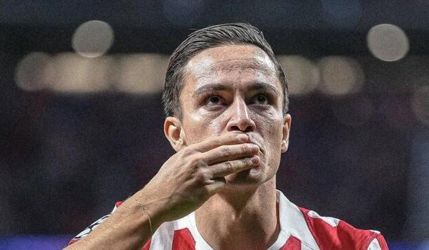 مهاجم ایتالیایی در آستانه پوشیدن پیراهن رم