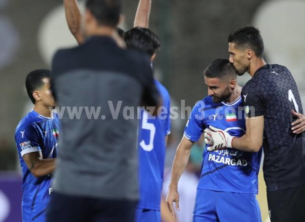 مهرداد مثل فرهاد، آزادی را منفجر کرد!