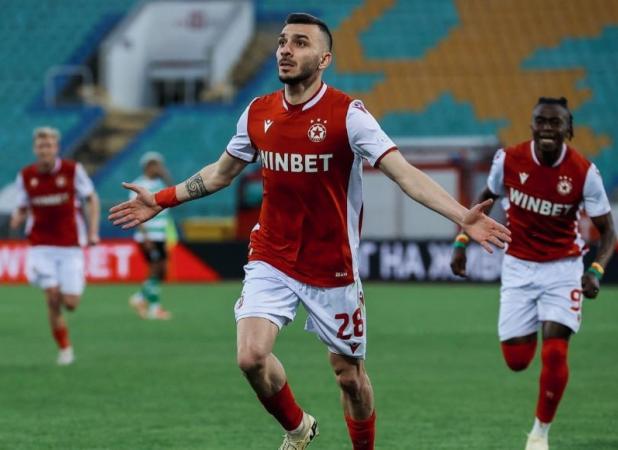 بمب مدنظر استقلالِ پنجره بسته لو رفت!