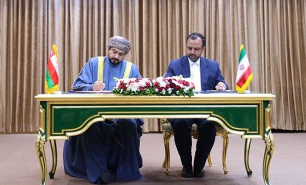 چهار سند همکاری میان مقامات ایران و عمان امضا شد
