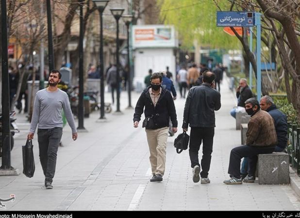 پوشیدن لباس آستین‌کوتاه برای آقایان چه حکمی دارد؟
