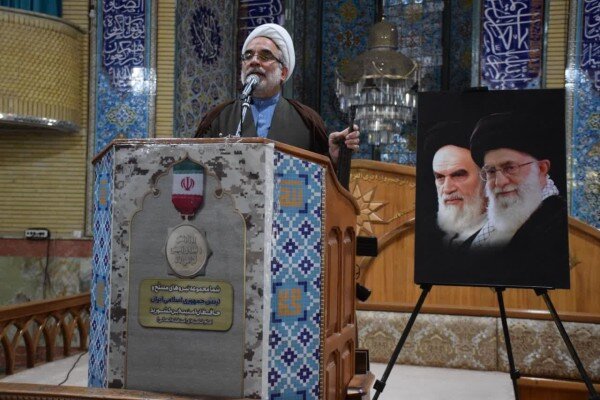 تأکید امام جمعه موقت پاکدشت بر عدالت‌محوری و تقوا
