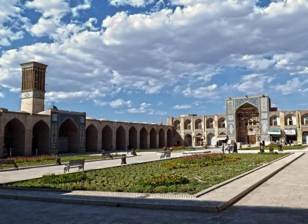 میدان گنجعلیخان کرمان؛ مملو از گردشگران نوروزی