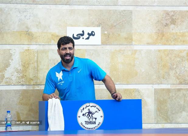 میکائیلی: نزدیک بود آلینوس را ببریم/از کار نجاتی خوشم می‌آید