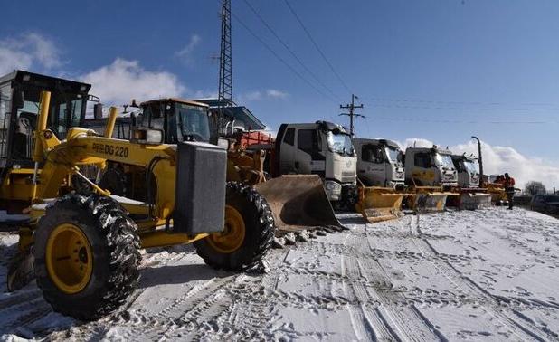 آغاز طرح راهداری زمستانی در محورهای مواصلاتی استان کردستان