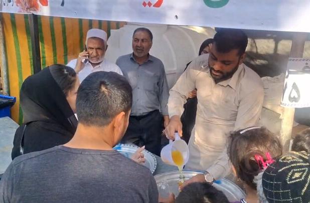 موکب خراسان جنوبی با شربت‌های محلی در جشن امت احمد(ص)