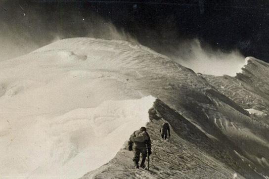 راز گم شدن مرموزِ یک دستگاه هسته‌ای در بلندترین کوه جهان