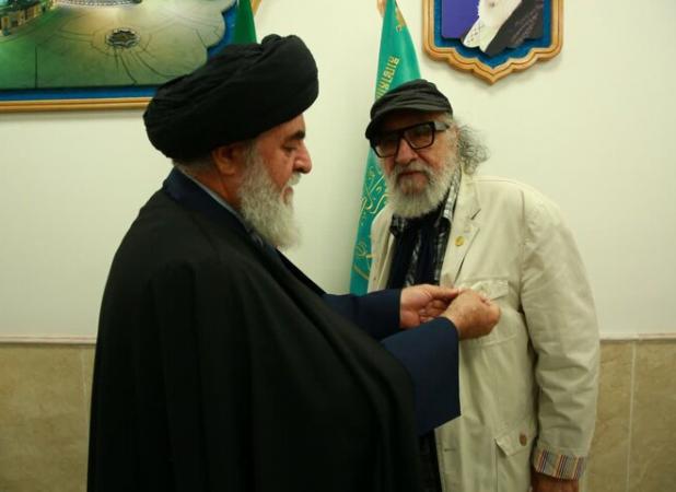 داریوش ارجمند خادم افتخاری آستان مقدس مسجد جمکران شد