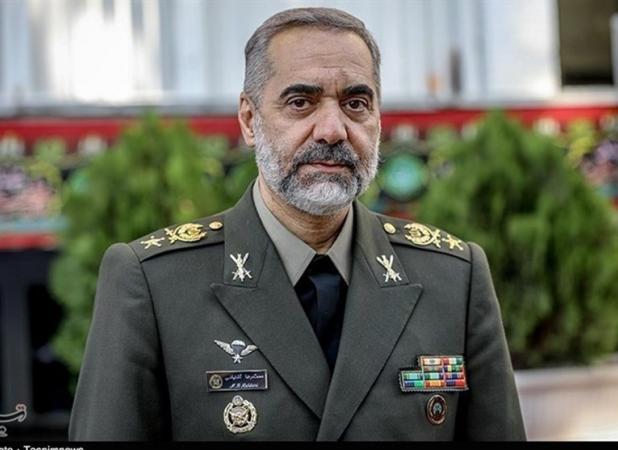 وزیر دفاع درگذشت پدر شهیدان حجازی را تسلیت گفت