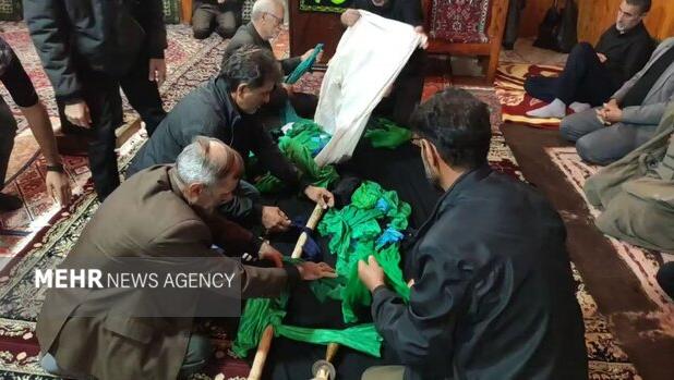 مراسم‌ سنتی علم‌بندی در روستای مازودره اشکورات رودسر