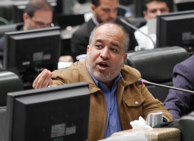 خضریان: مدنی‌زاده از عاقبت همتی درس بگیرید!