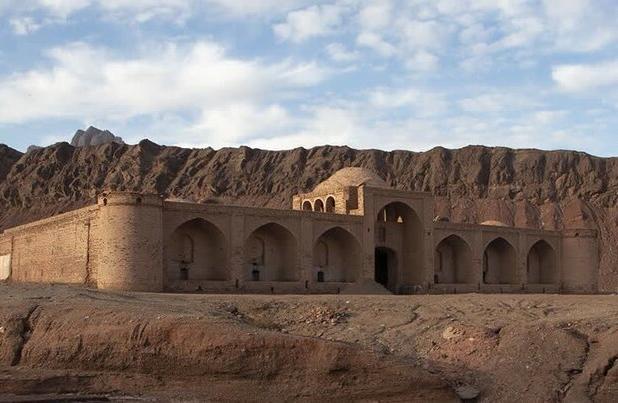 نیکرو: مرمت کاروانسرای جهانی چاه‌کوران شهرستان راور آغاز شد