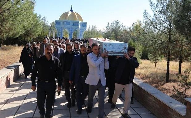 پیکر مطهر شهید گمنام در دانشگاه لرستان تشییع شد