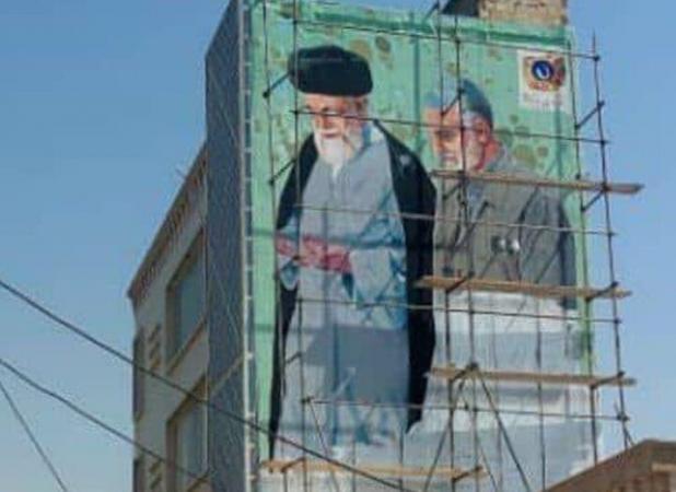 اجرای دیوار نگاری با محوریت فرهنگ شهادت و ولایت مداری در گناوه