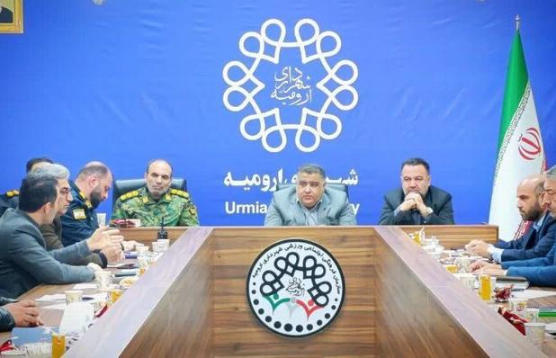 اجرای طرح ضربتی جمع‌آوری سد معبر در ارومیه