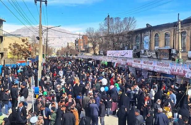 فعالیت غرفه های تبلیغات اسلامی کرمانشاه در شادپیمایی نیمه شعبان