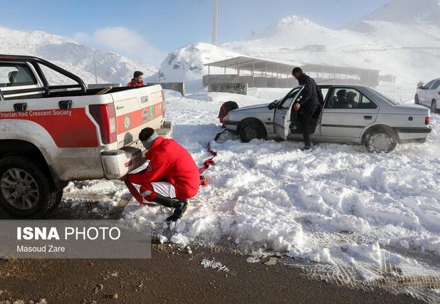امدادرسانی نجاتگران هلال‌احمر زنجان به ۴۶۸ نفر متاثر از برف و کولاک