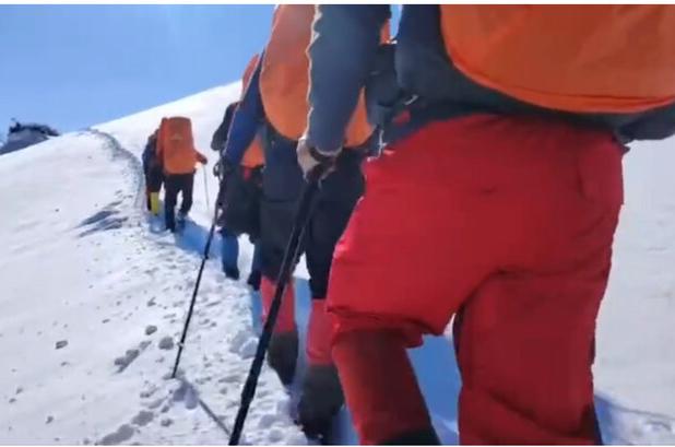 تداوم تلاش نجاتگران برای نجات ۵ محصور در برف اشنویه