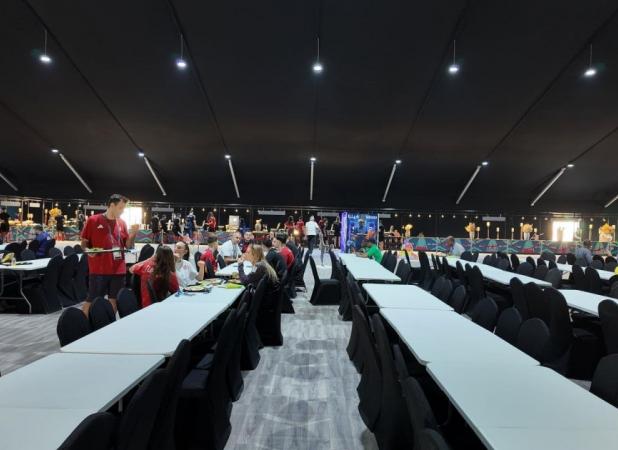 کاروان ایران در ریاض یا تور تفریح افراد بی‌ربط کنار ورزشکاران؟!