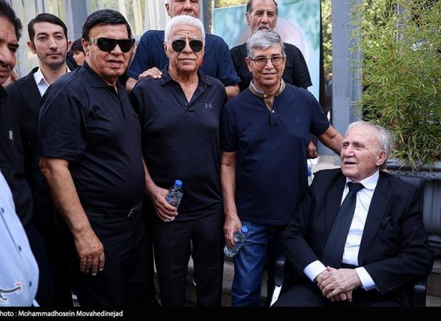 غیبت عجیب نود ‌و هشتی‌ها و صدا و سیما در مراسم تشییع مصطفوی