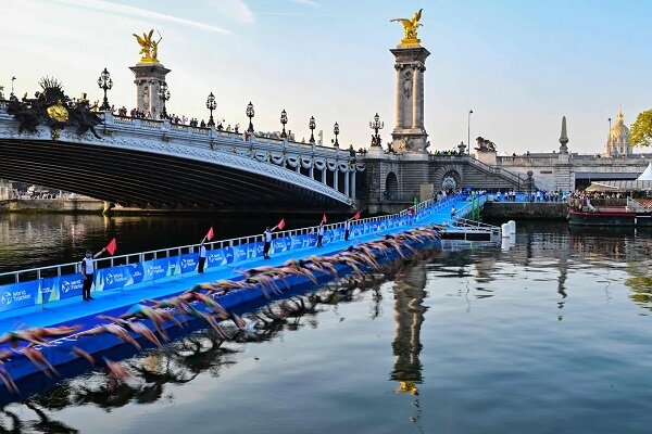 رود سن پاریس مانند یک زباله دانی رو باز است