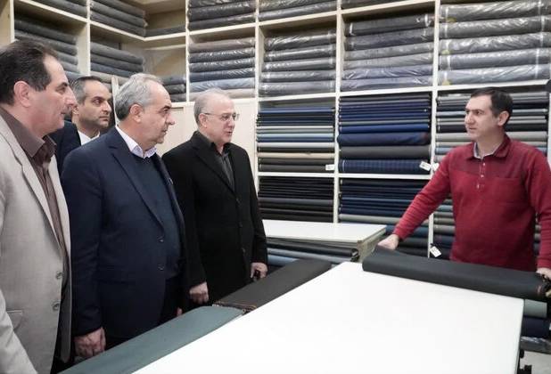 حضور استاندار آذربایجان شرقی در بازار تبریز/بازاریان گلایه‌ها و مطالبات خود را مطرح کردند