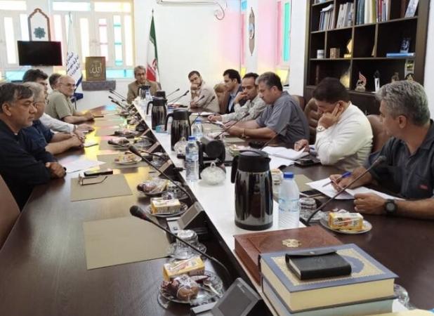 حل مشکلات خارگ با جدیت دنبال می‌شود
