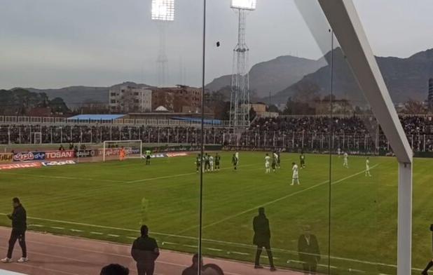 نمایی از گل استقلال از روی نقطه پنالتی