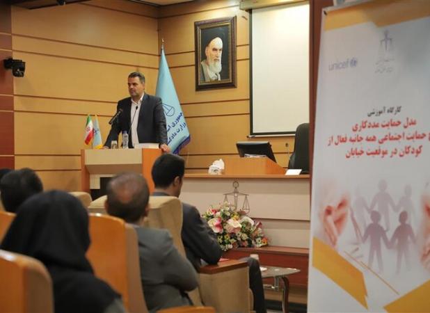 کاظمی: خانواده، مهمترین پادمان و بنیاد برای حمایت از کودکان است