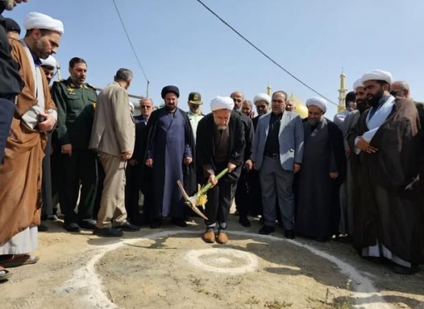 کلنگ‌ ساختمان حوزه علمیه آوج به زمین خورد