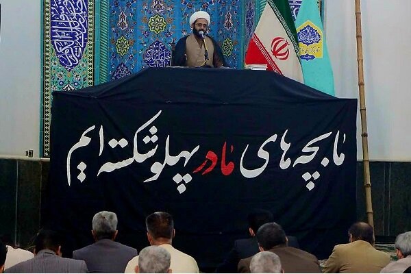 امام جمعه بنجار: شبکه های اجتماعی عامل کاهش سرانه مطالعه ایرانیان است