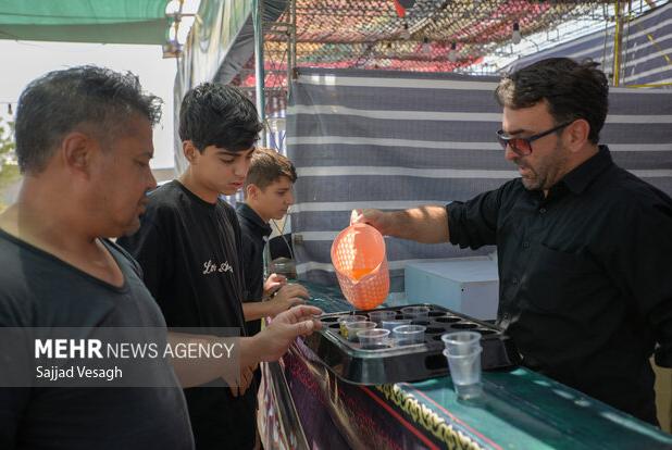 شور خدمت در رزن؛ موکب‌های مردمی مهیای پذیرایی از زائران اربعین