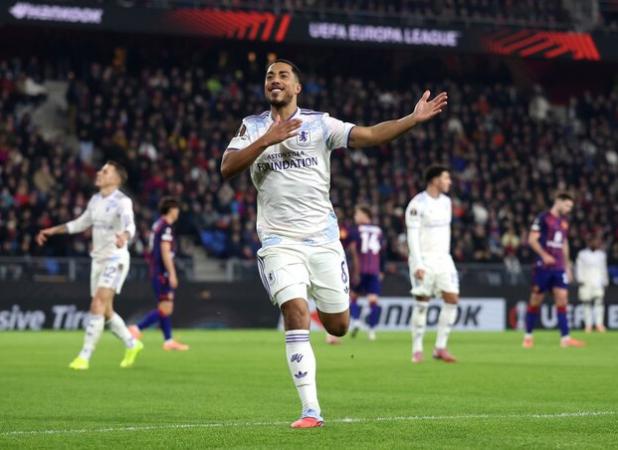 دوران خوش امری در ویلا