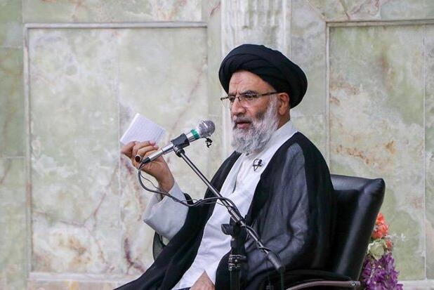 مکتب امام (ره) راهنمای نظری و عملی است/ در جنگ اقتصادی قرار داریم