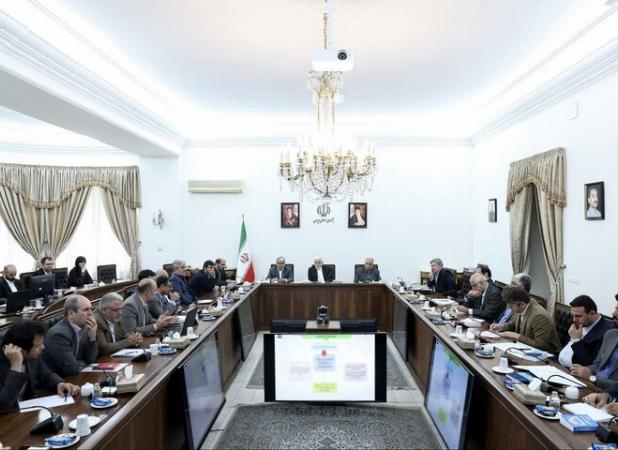 عارف: با توسعه اقتصاد دریا، جمعیت به کرانه‌های سواحل جنوب می‌رود